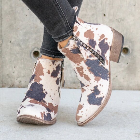 NEW VERY G Chisel Booties western design black brown for women 267tn - Picture 2 of 6